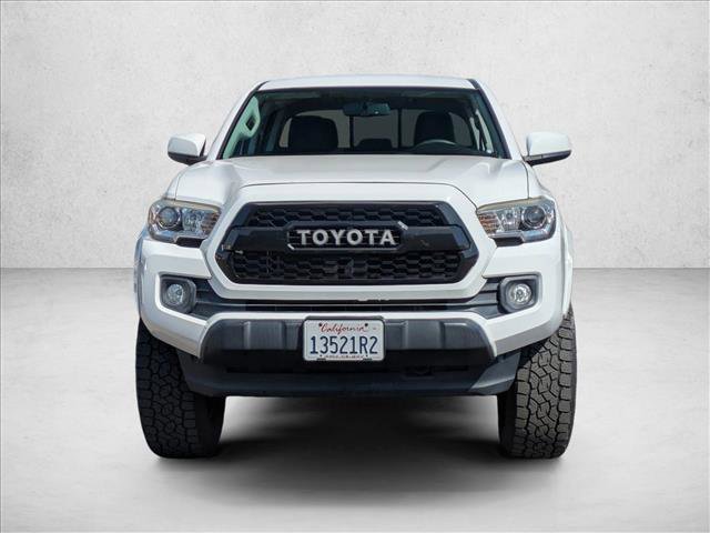 Used 2016 Toyota Tacoma SR5 w/ SR5 Appearance Package (SN) image 3