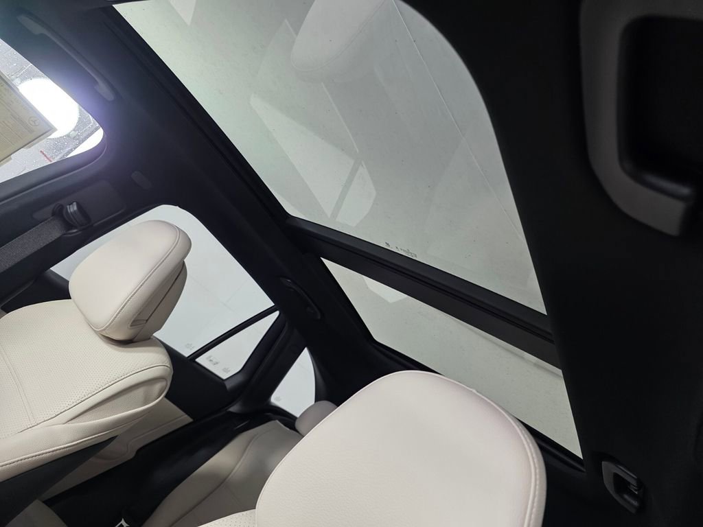 New 2026 Mercedes-Benz GLC 350e 4MATIC image 9