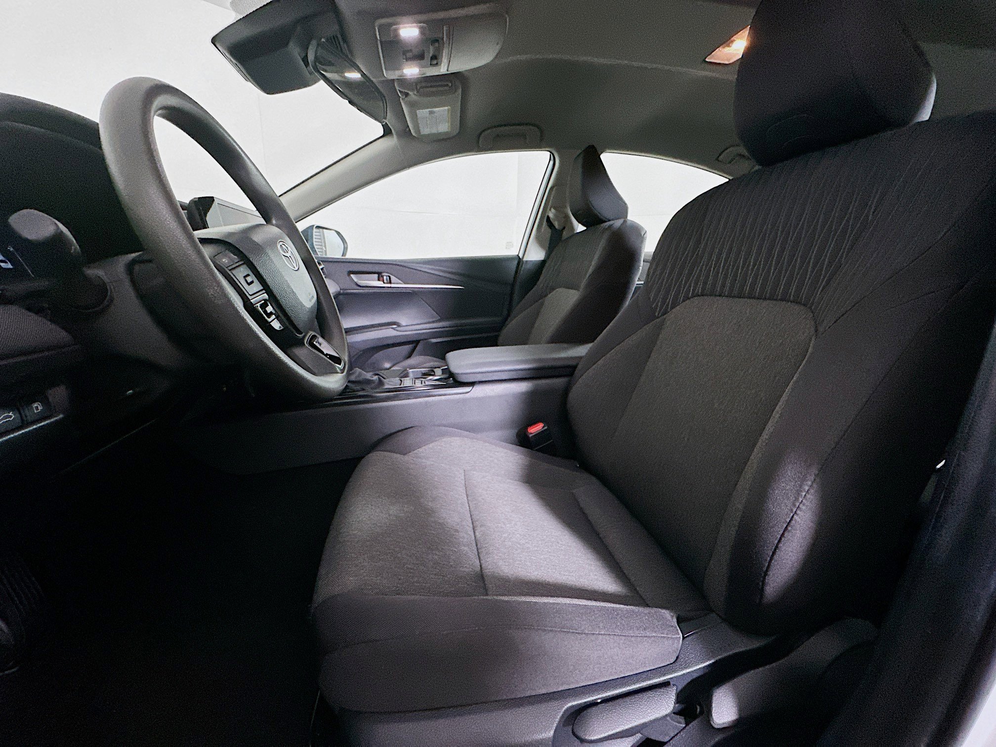 Used 2025 Toyota Camry LE image 13