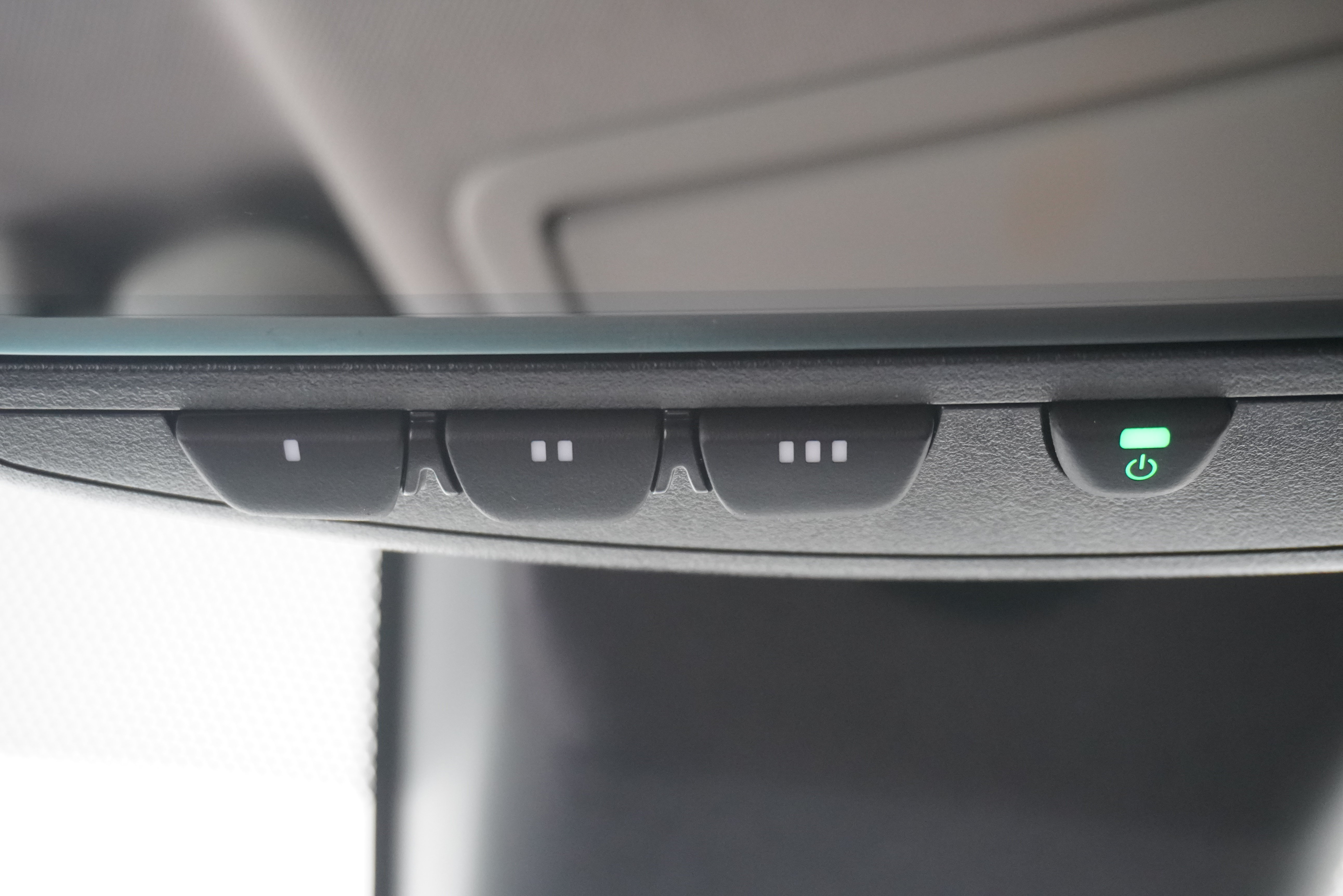 Used 2018 Toyota RAV4 Limited FWD image 25