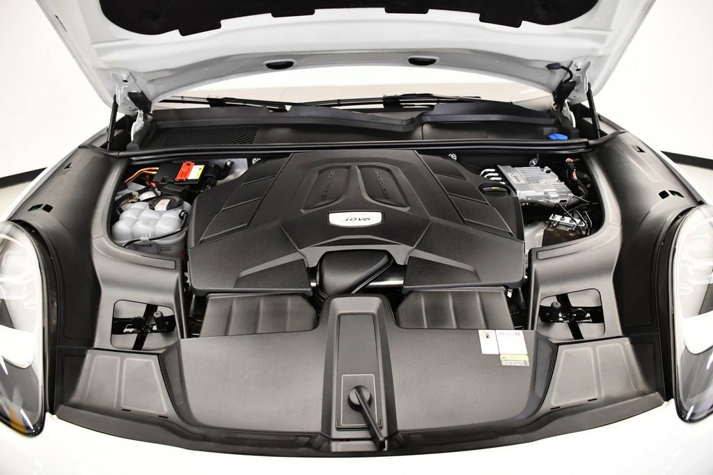 Used 2022 Porsche Cayenne image 12