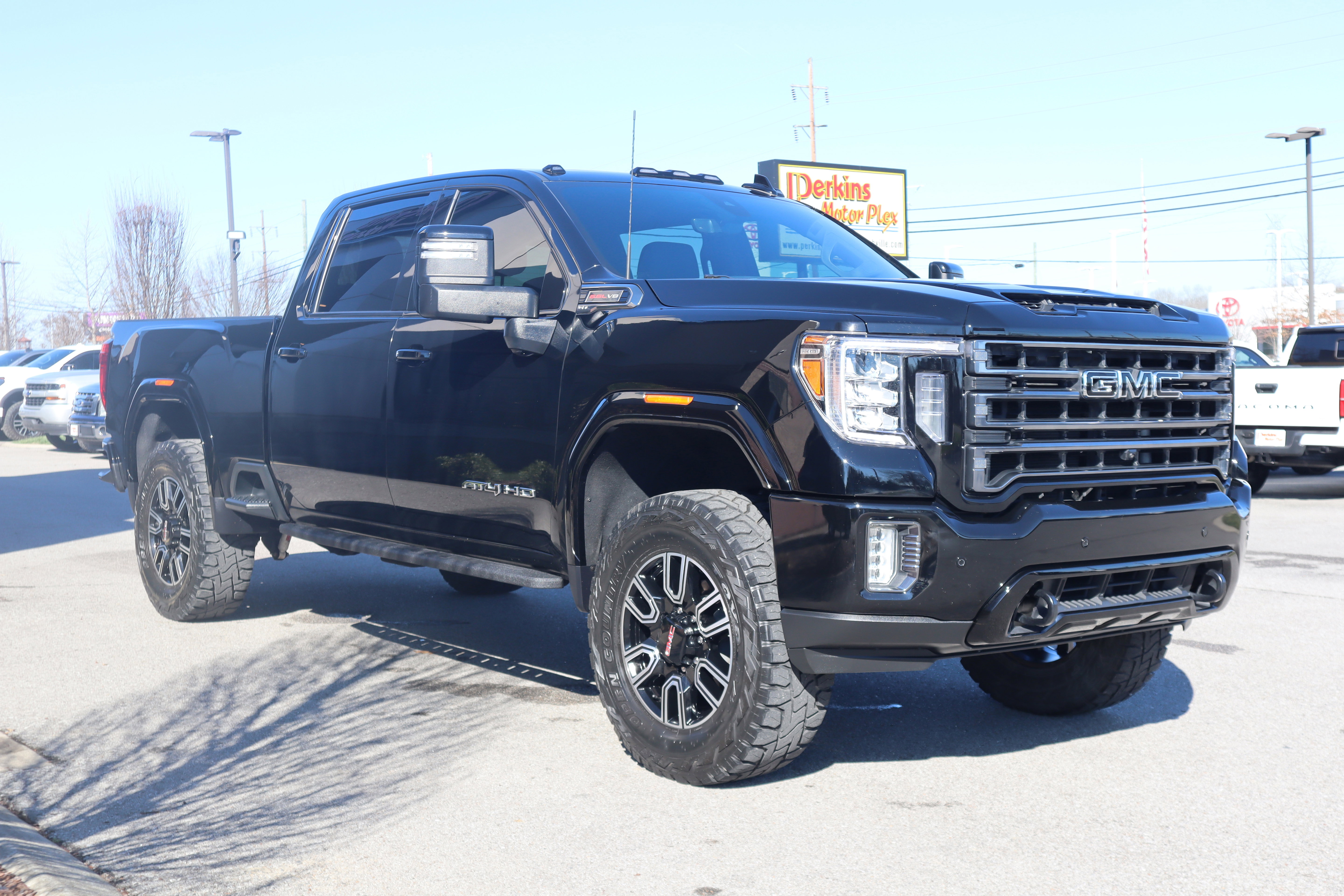 Used 2022 GMC Sierra 2500 AT4 w/ AT4 Premium Plus Package image 5