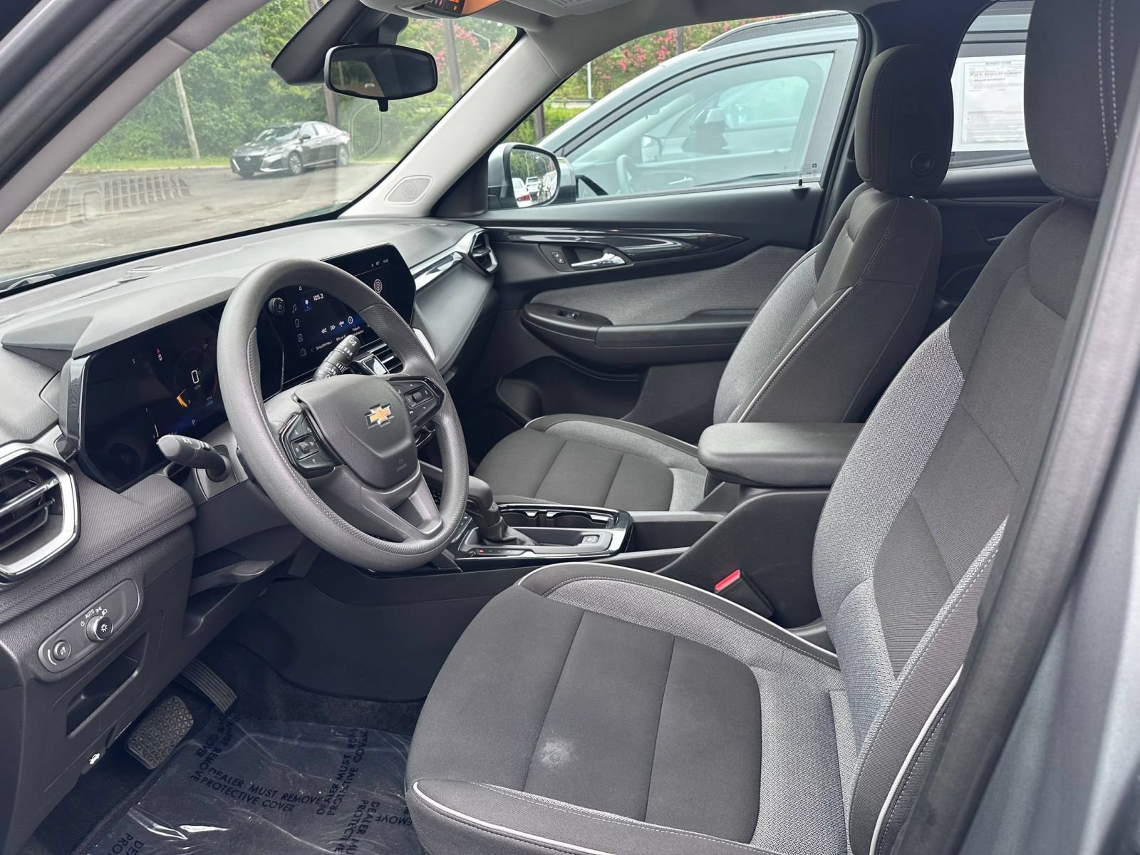 Used 2025 Chevrolet TrailBlazer LT FWD image 22