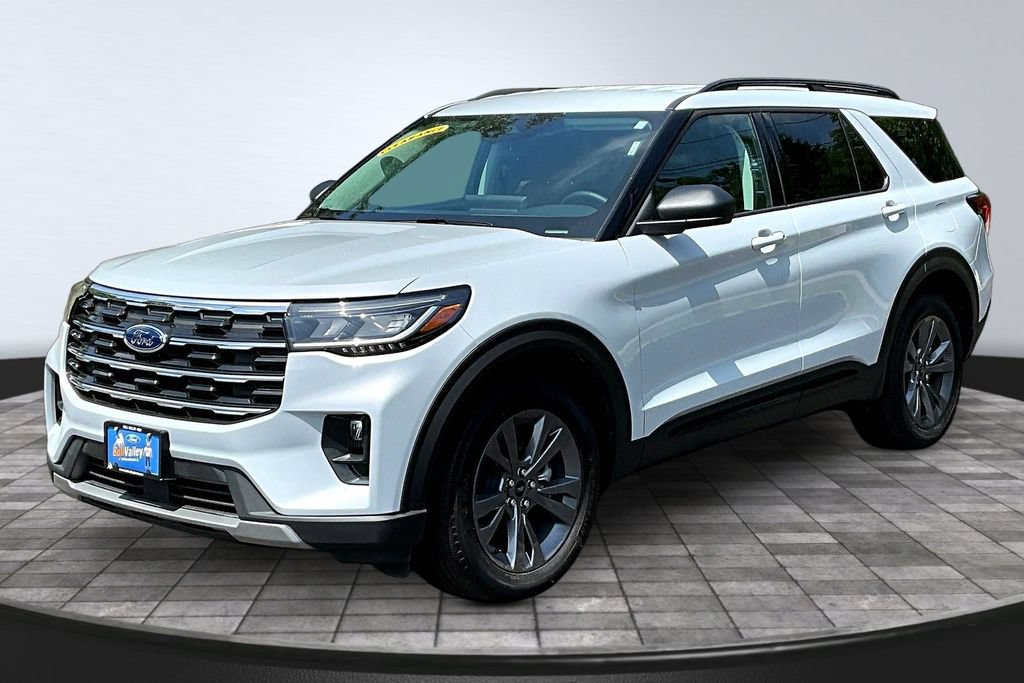New 2026 Ford Explorer Active w/ Active Comfort Package AWD/4WD image 2