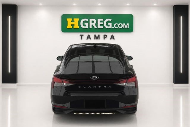 Used 2023 Hyundai Elantra SEL FWD image 7