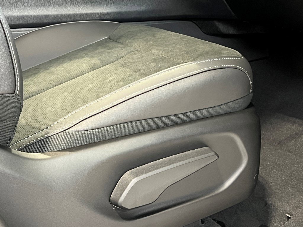 New 2025 Jeep Grand Cherokee Altitude image 8