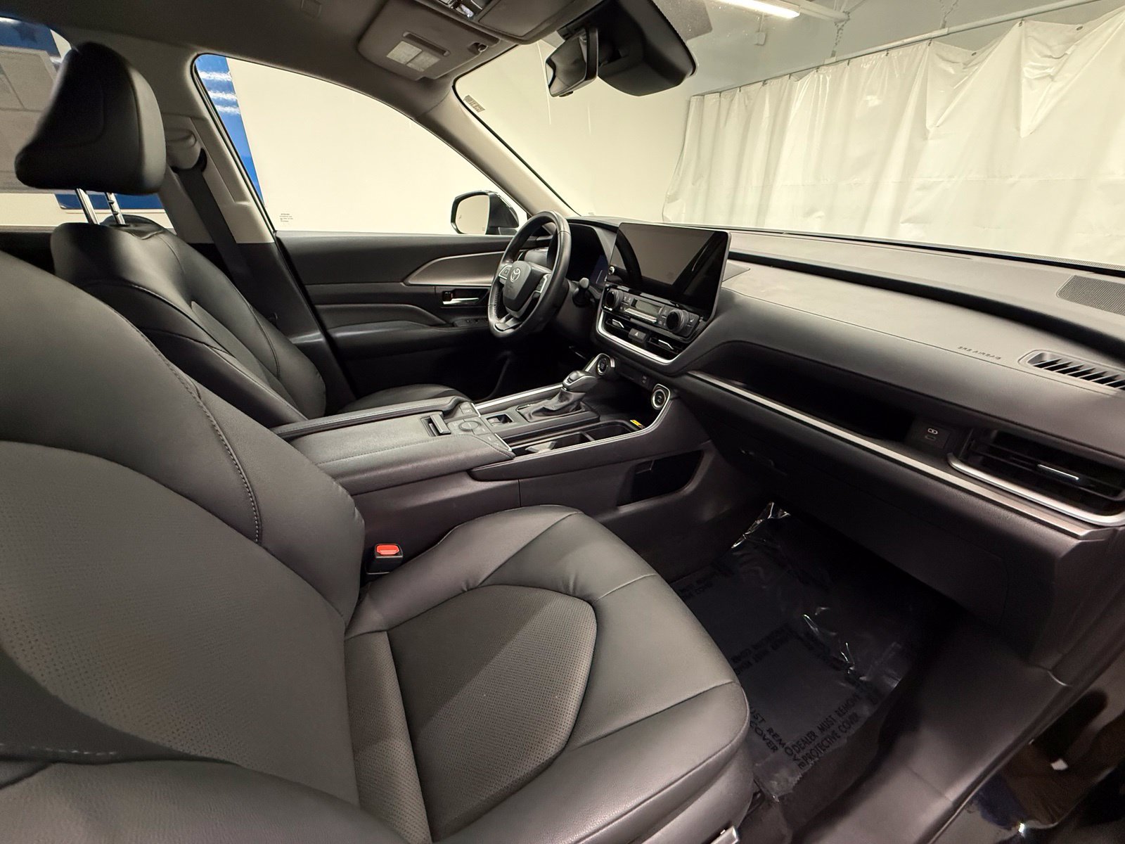 Used 2025 Toyota Grand Highlander AWD image 8
