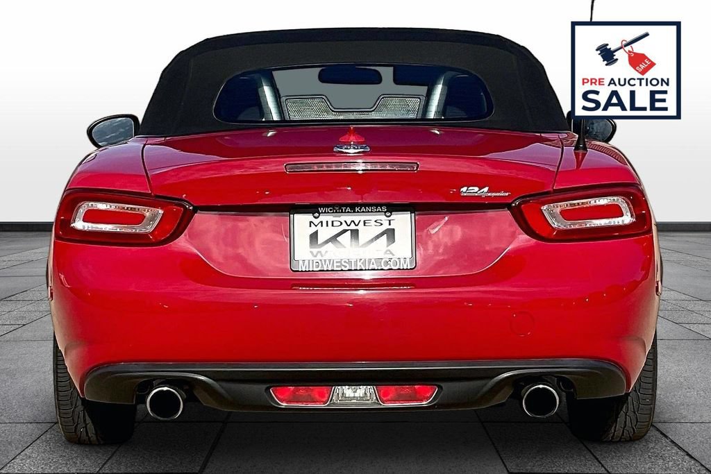 Used 2018 FIAT 124 Spider Classica w/ Technology & Siriusxm Group RWD image 4