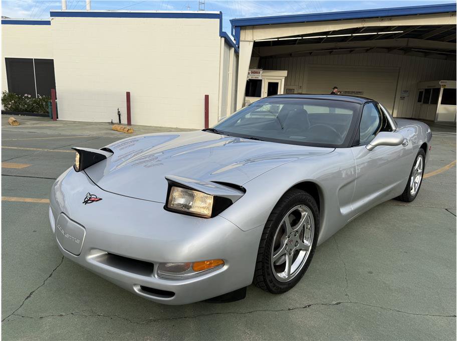 Used 2002 Chevrolet Corvette Coupe RWD image 24
