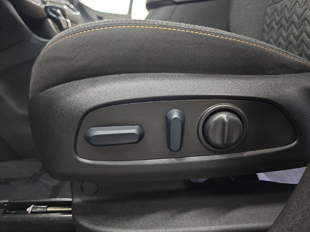 Used 2023 Chevrolet Equinox LT w/ Driver Convenience Package AWD/4WD image 30