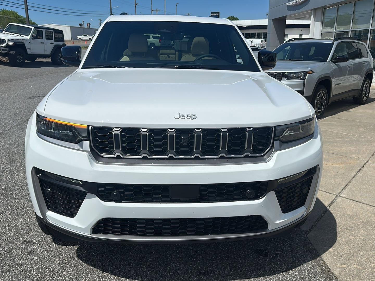 New 2026 Jeep Grand Cherokee Limited AWD/4WD image 2