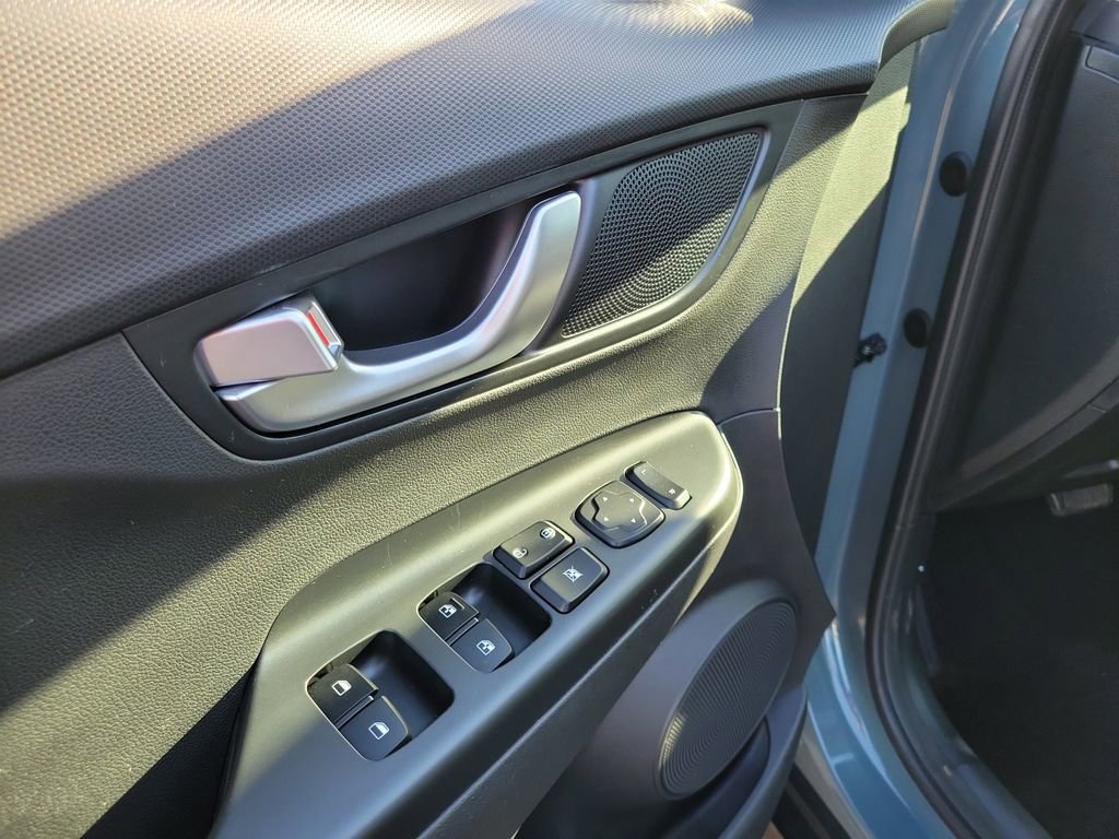 Used 2022 Hyundai Kona SEL w/ Convenience Package image 19
