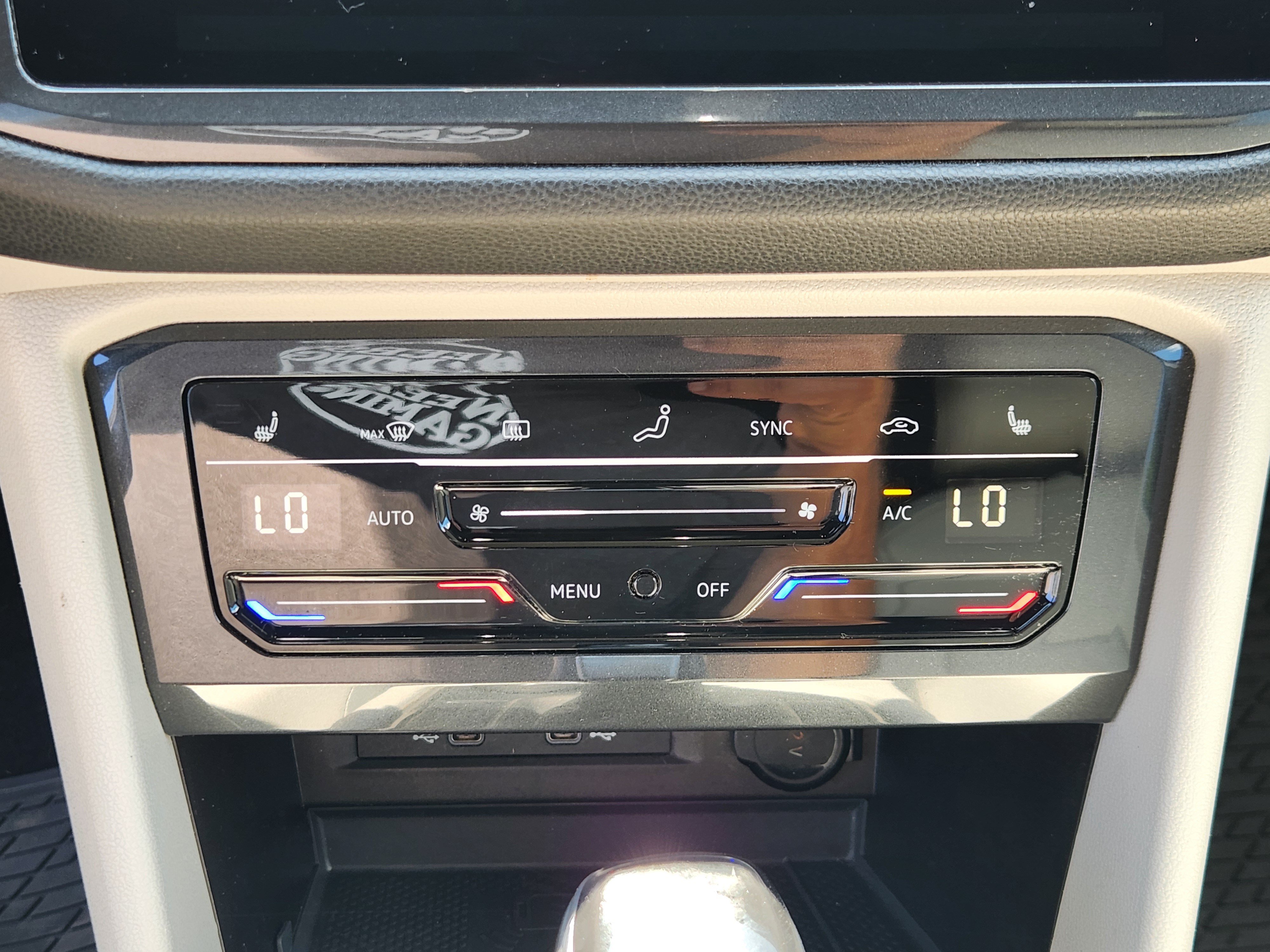 Certified 2023 Volkswagen Tiguan SE R-Line AWD/4WD image 21