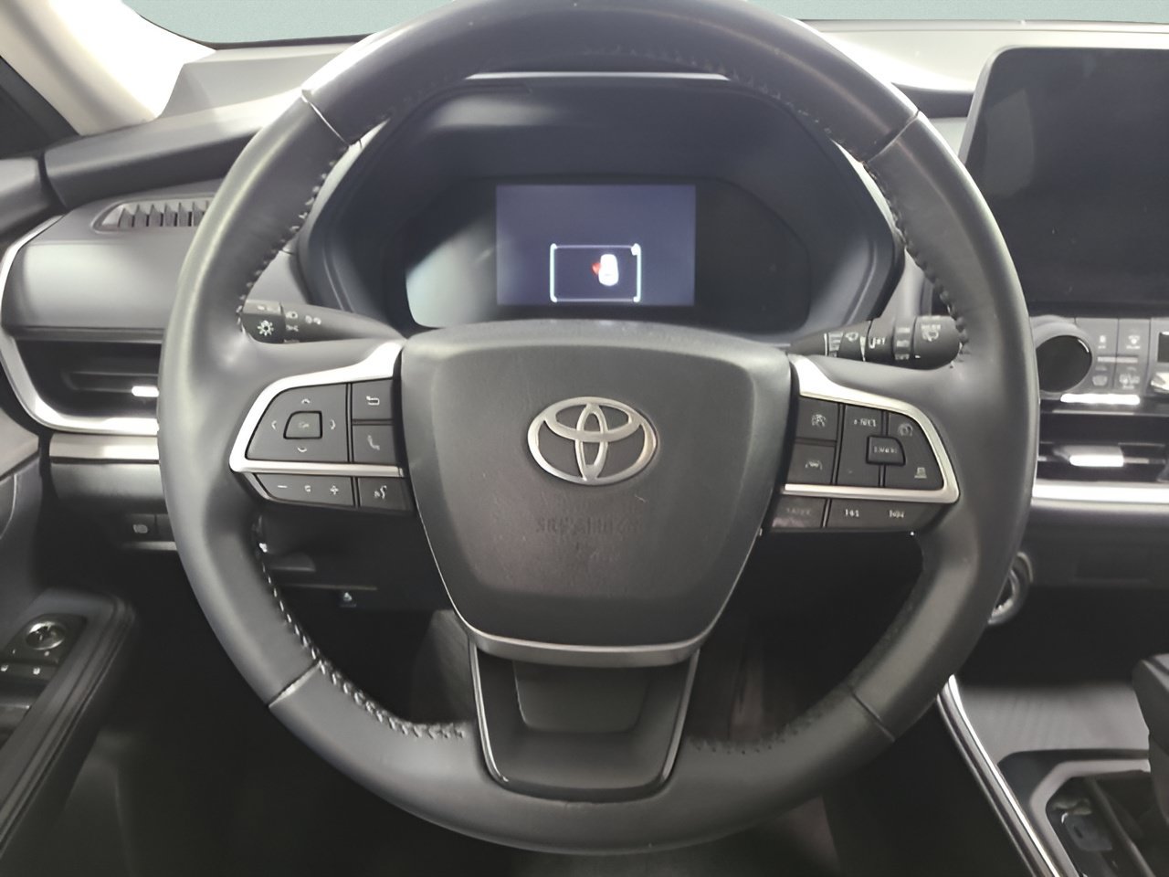 Used 2024 Toyota Grand Highlander AWD image 25