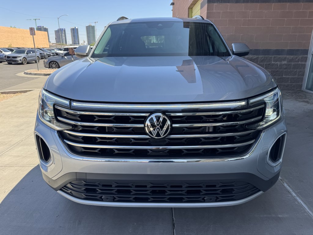 Used 2024 Volkswagen Atlas SE w/ Panoramic Sunroof Package image 10