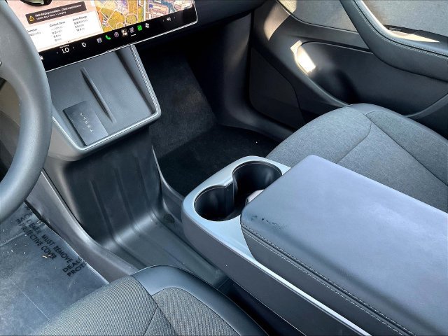 Used 2026 Tesla Model Y 2WD image 19