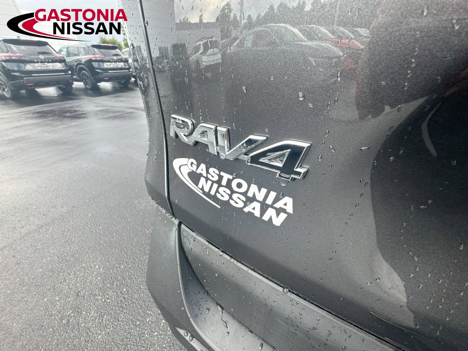 Used 2022 Toyota RAV4 LE AWD/4WD image 43