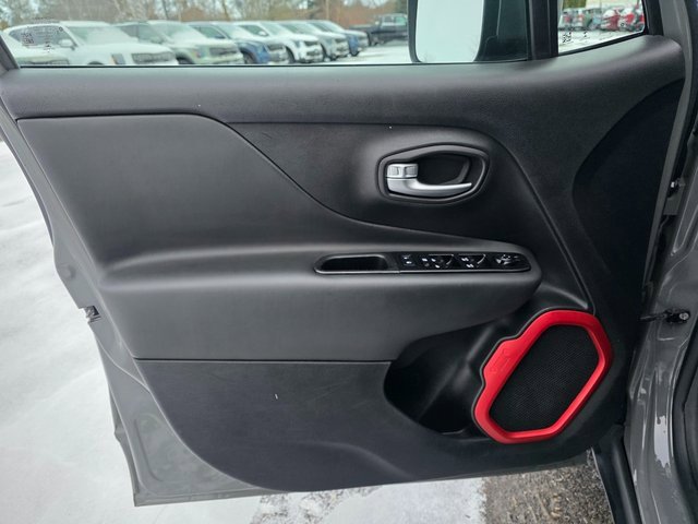 Used 2020 Jeep Renegade Trailhawk w/ Cold Weather Group image 23