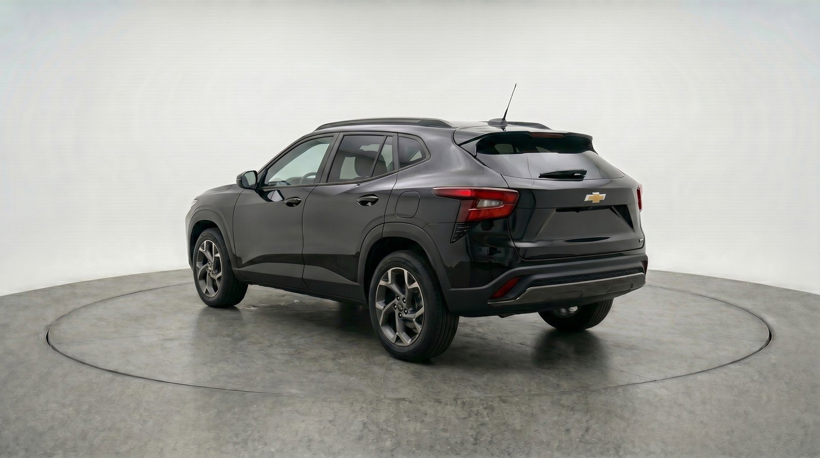 Used 2025 Chevrolet Trax LT FWD image 6