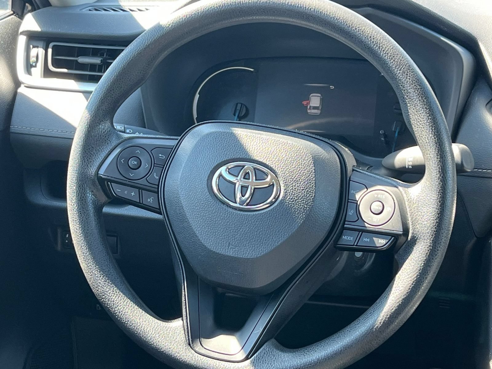 Used 2024 Toyota RAV4 LE AWD/4WD image 26