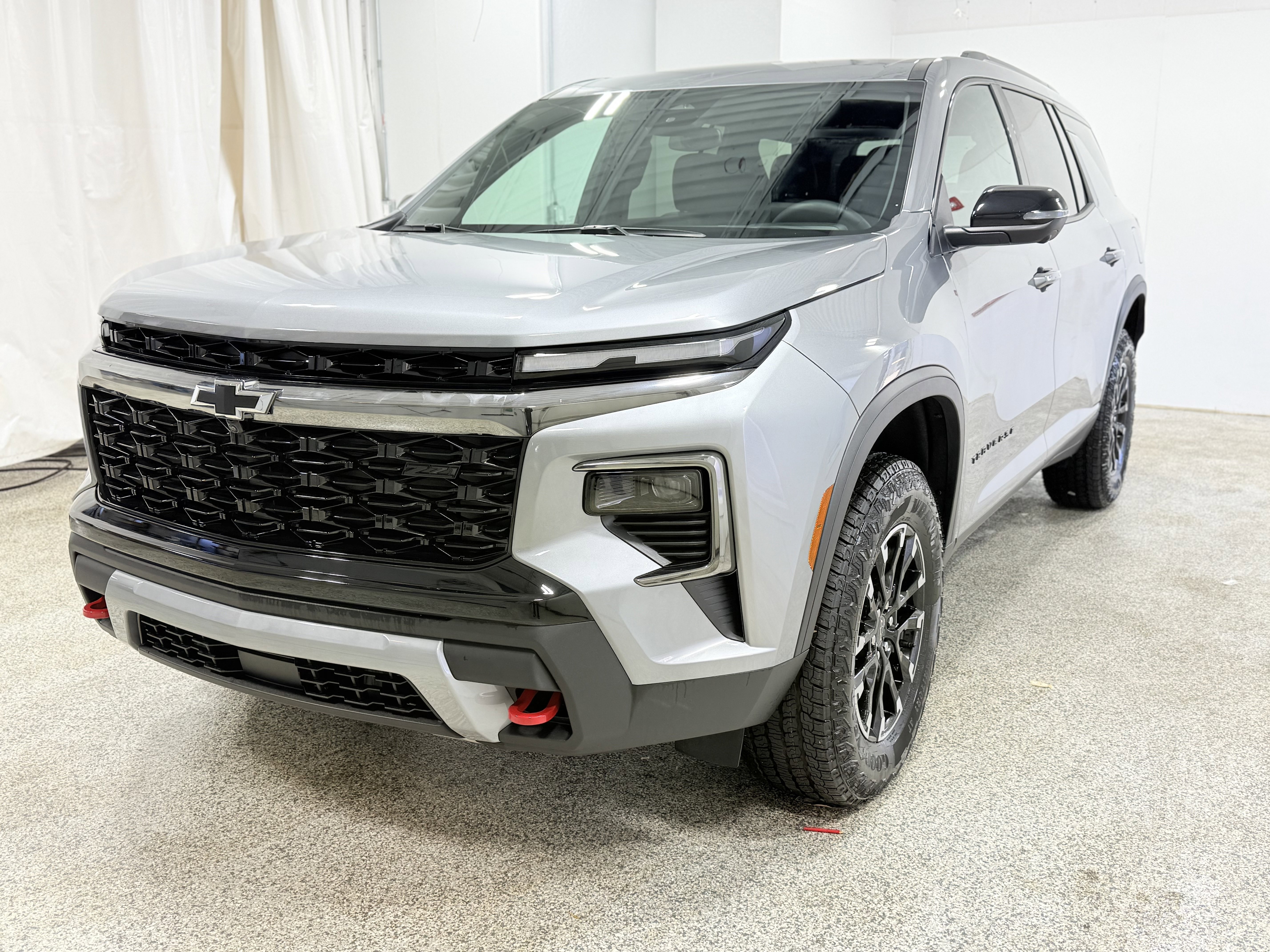 Used 2025 Chevrolet Traverse Z71 w/ Driver Confidence Package image 3