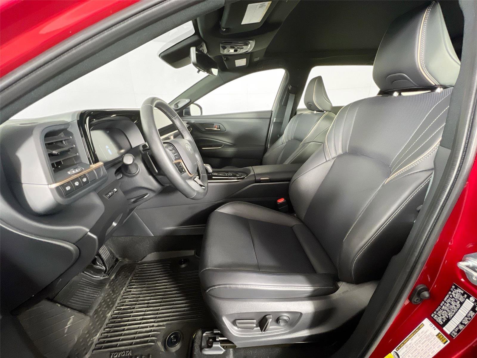 Used 2025 Toyota Crown Signia w/ Advanced Technology Package image 21