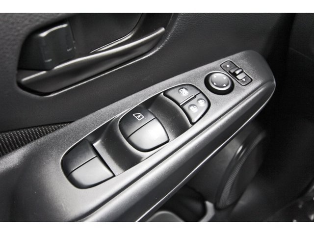 Used 2025 Nissan Kicks Play S FWD image 17
