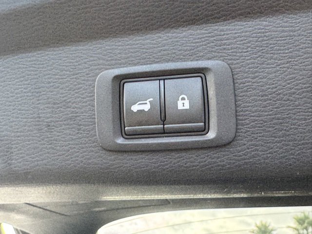 Used 2023 Mitsubishi Outlander SE image 11