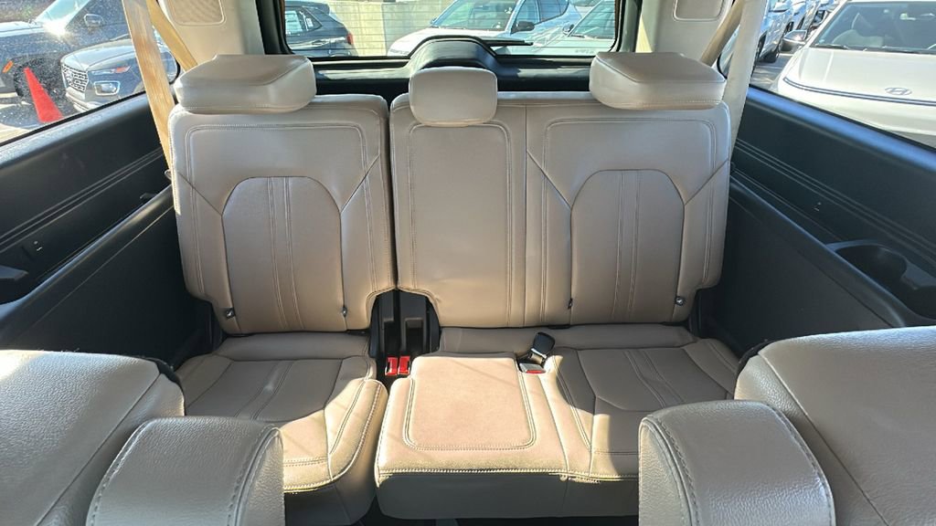 Used 2024 Ford Expedition Max Limited image 35