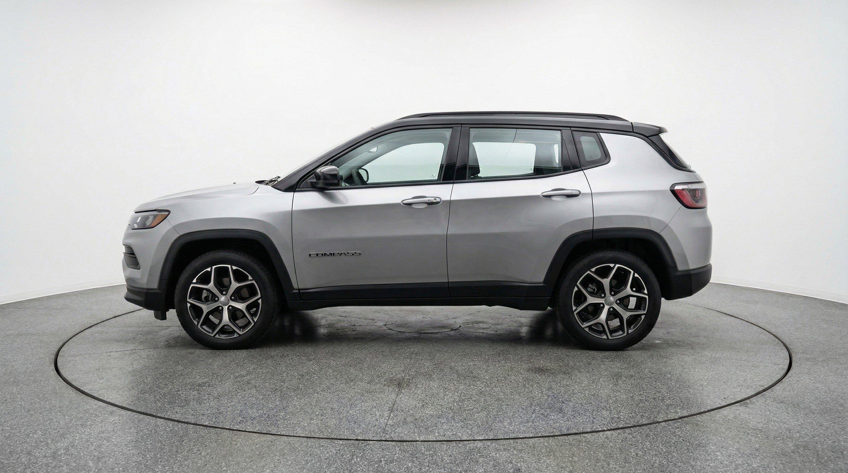 Used 2025 Jeep Compass Limited AWD/4WD image 5