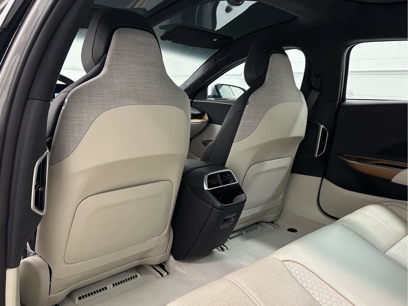 Used 2023 Lucid Air Grand Touring image 13