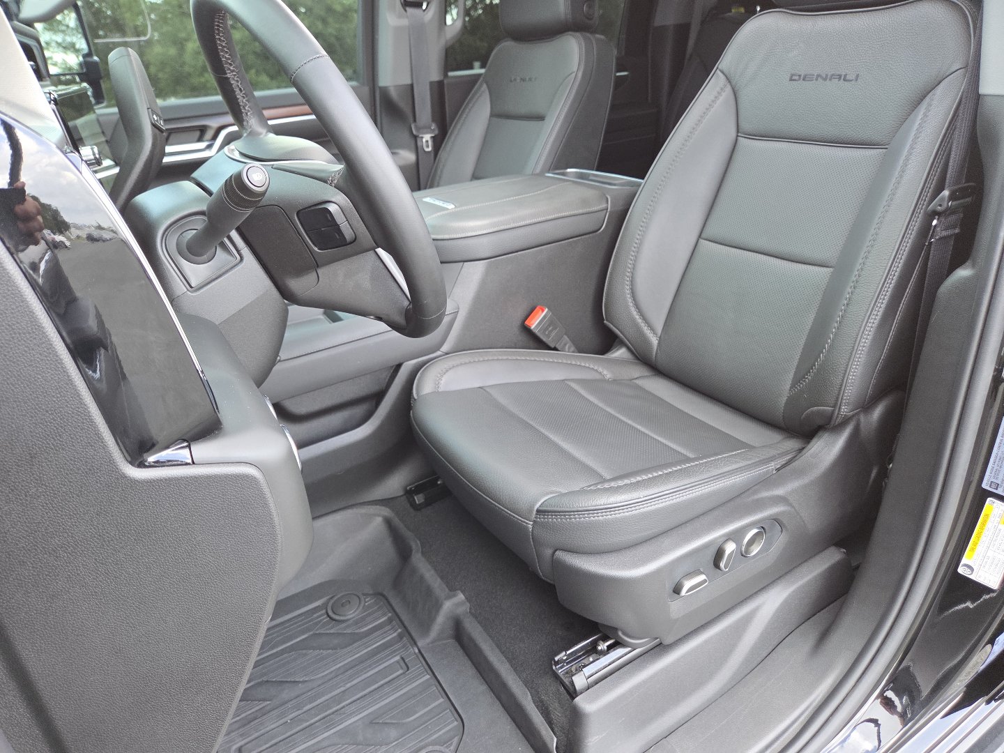 Used 2026 GMC Sierra 2500 Denali w/ Denali Reserve Package AWD/4WD image 31