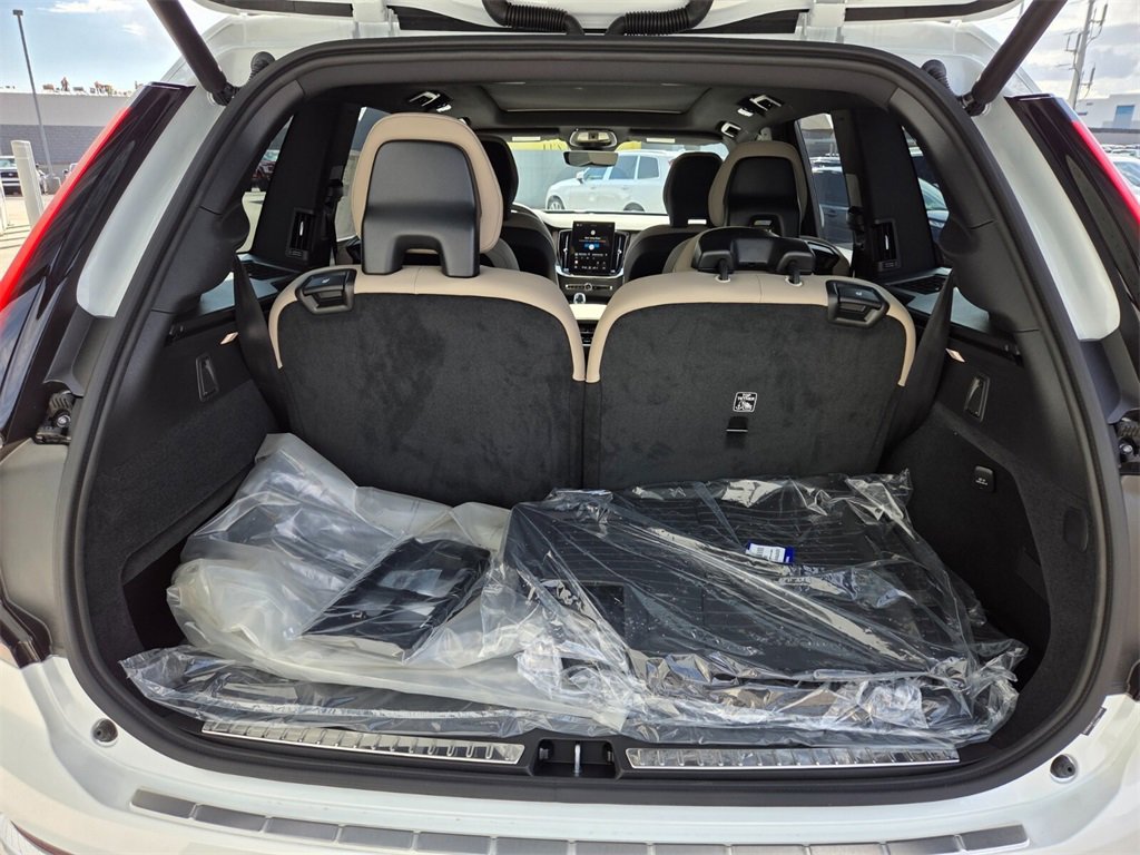 New 2026 Volvo XC90 T8 Plus image 17