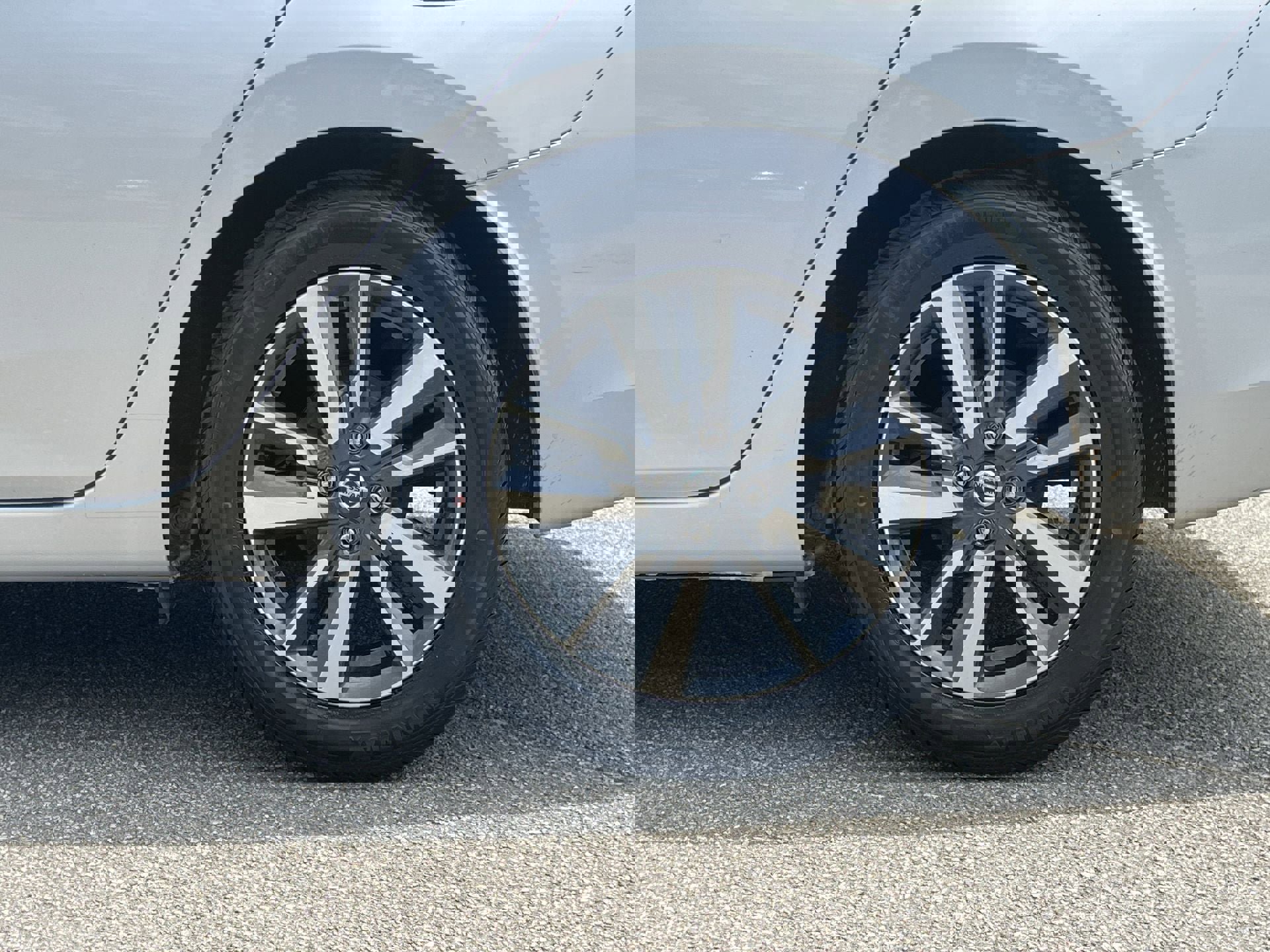 Used 2021 Nissan Versa SV image 29