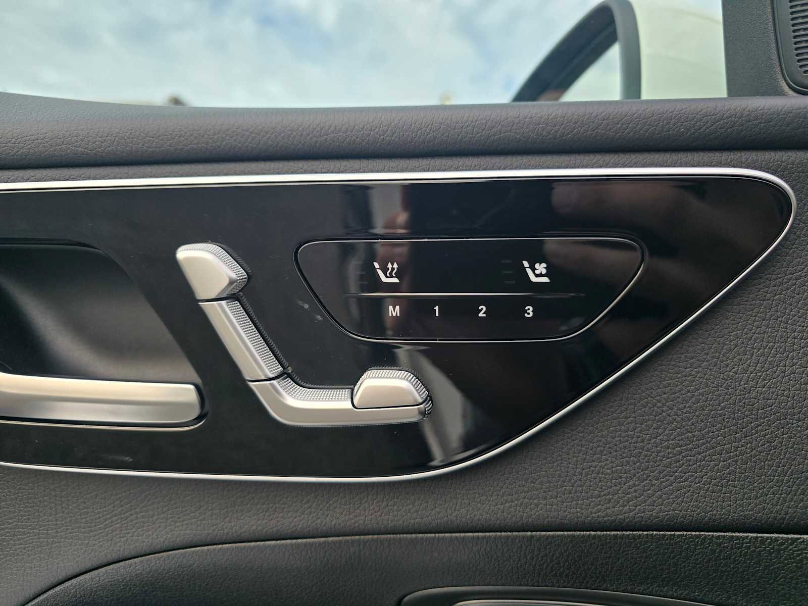 Used 2025 Mercedes-Benz C 300 C 300 image 24