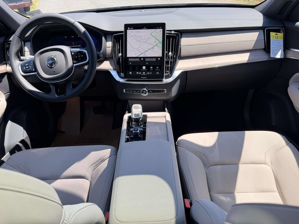 New 2026 Volvo XC90 B5 Plus w/ Protection Package Premier AWD/4WD image 2