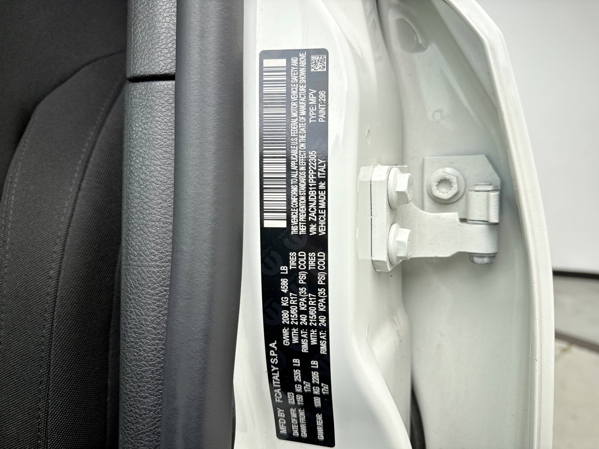Used 2023 Jeep Renegade Latitude w/ Sun & Fun Group AWD/4WD image 24