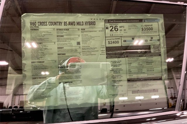 New 2026 Volvo V60 B5 Cross Country Ultra w/ Climate Package image 15