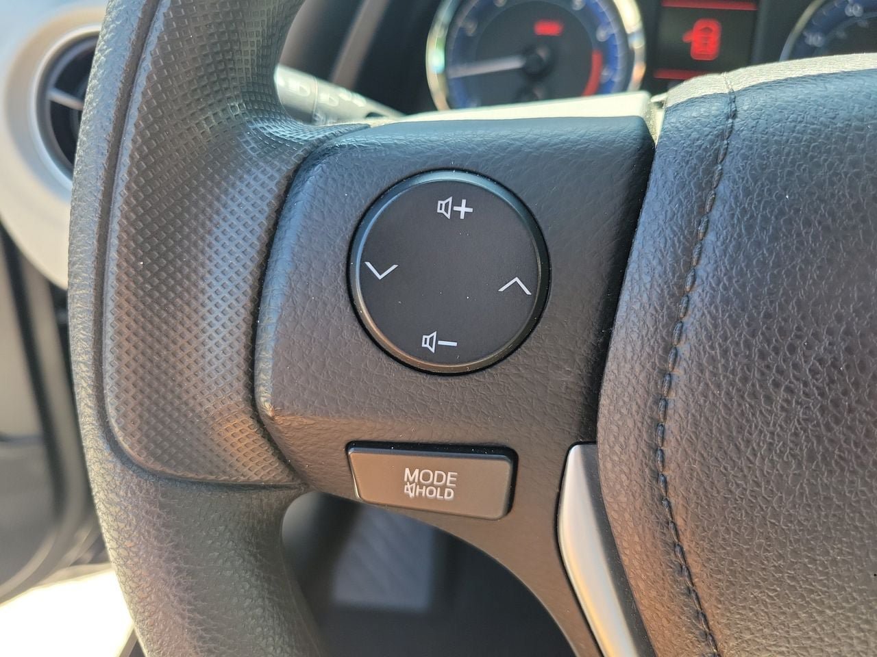 Used 2019 Toyota Corolla LE FWD image 19