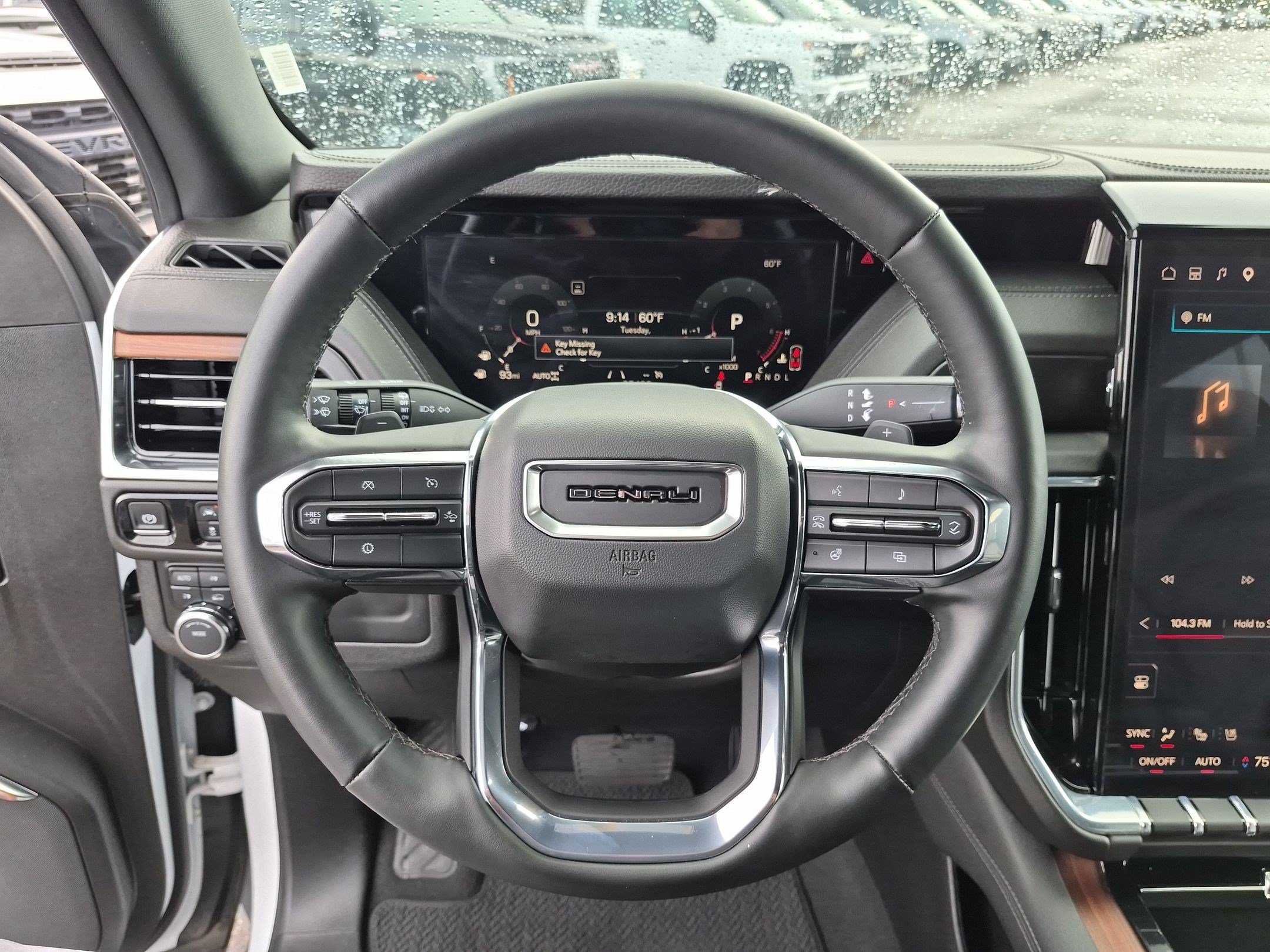 Used 2025 GMC Yukon XL Denali AWD/4WD image 16