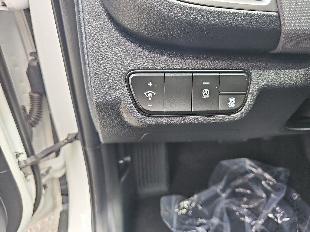 Used 2025 Kia Seltos LX AWD/4WD image 11