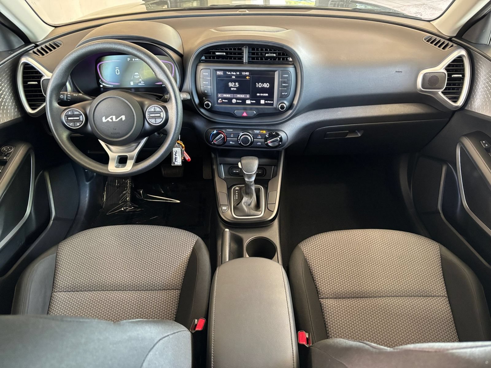 Used 2025 Kia Soul LX w/ LX Technology Package FWD image 30