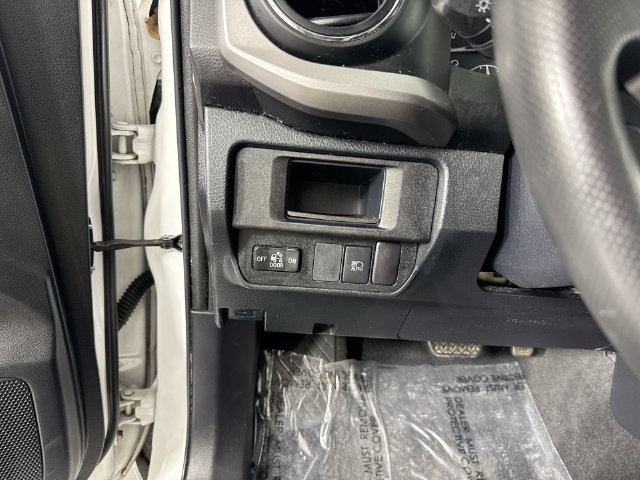 Used 2018 Toyota Tacoma SR5 w/ Exterior Package AWD/4WD image 14