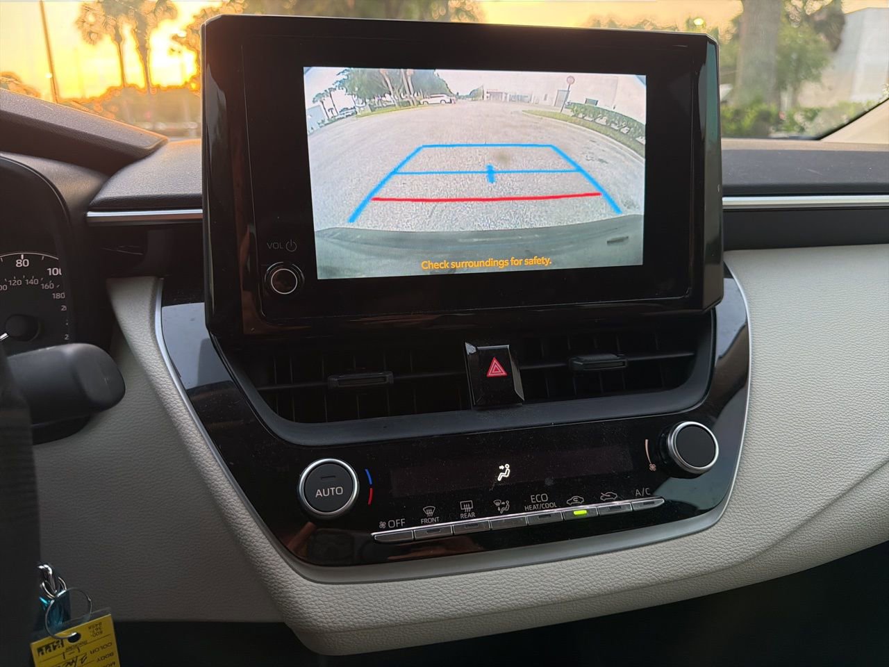 Used 2024 Toyota Corolla LE FWD image 11