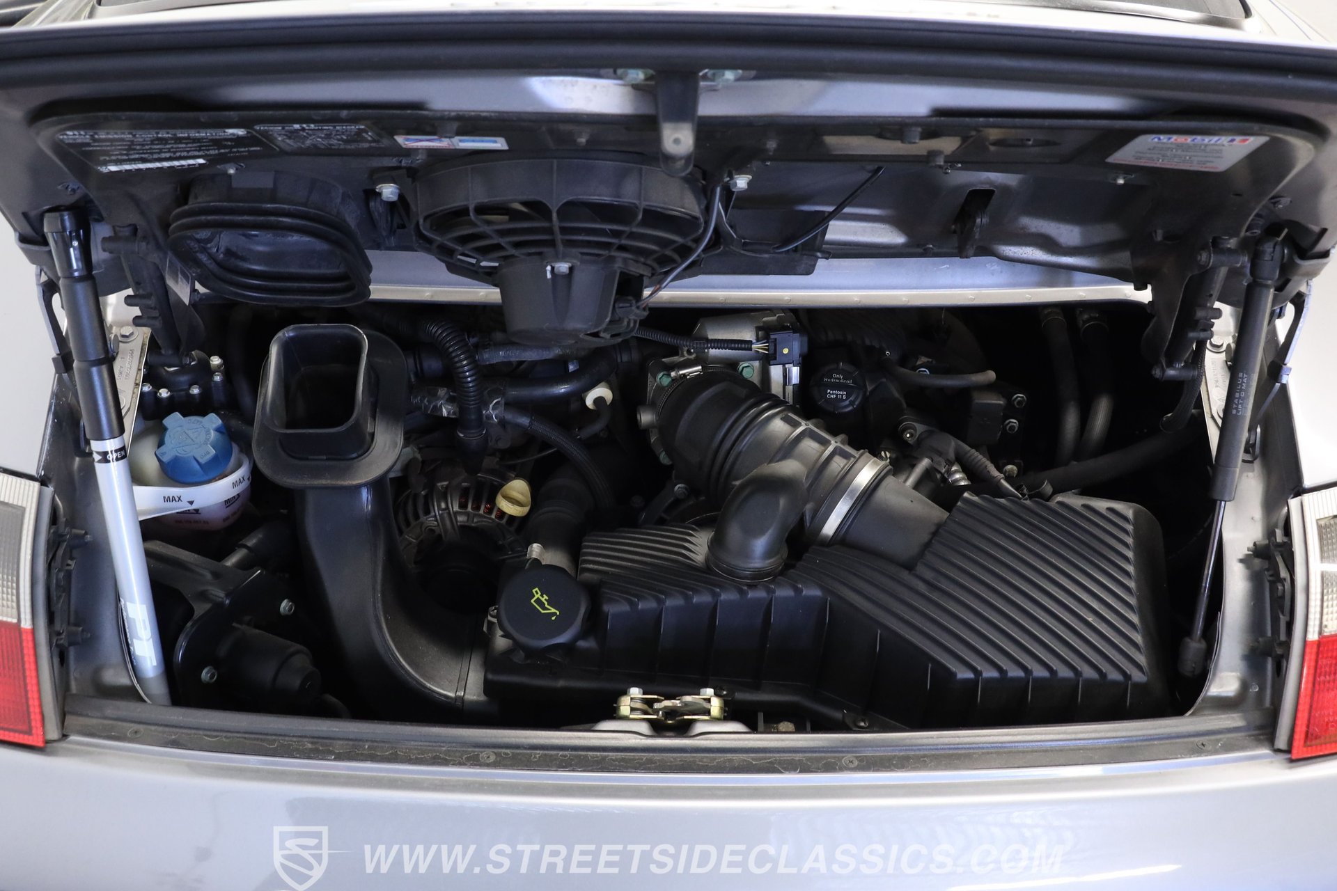 Used 2002 Porsche 911 Carrera 4 AWD/4WD image 3