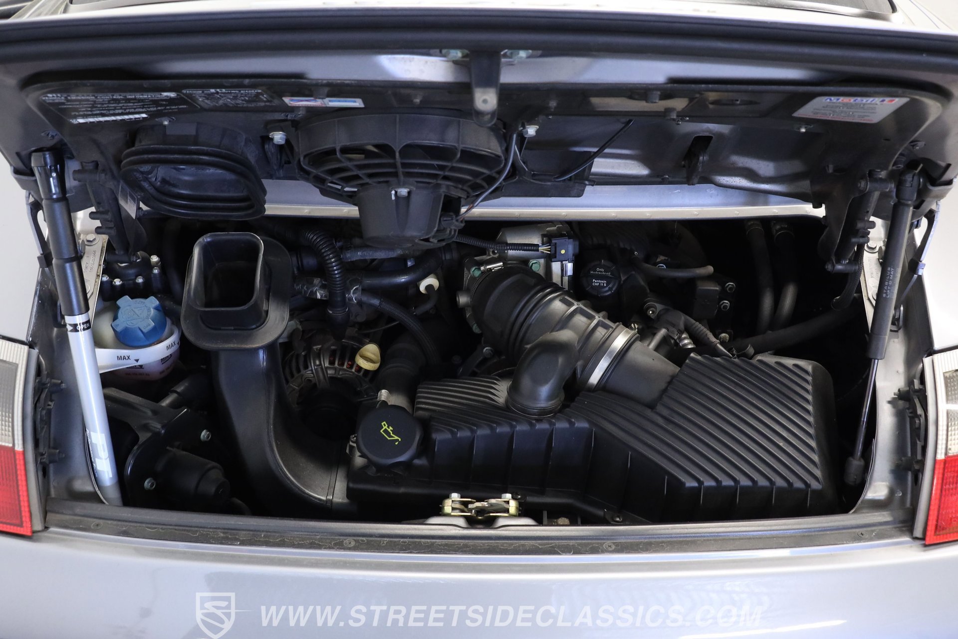 Used 2002 Porsche 911 Carrera 4 image 3