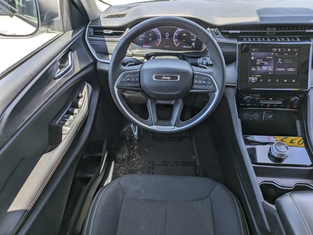 Used 2023 Jeep Grand Cherokee L Laredo RWD image 17