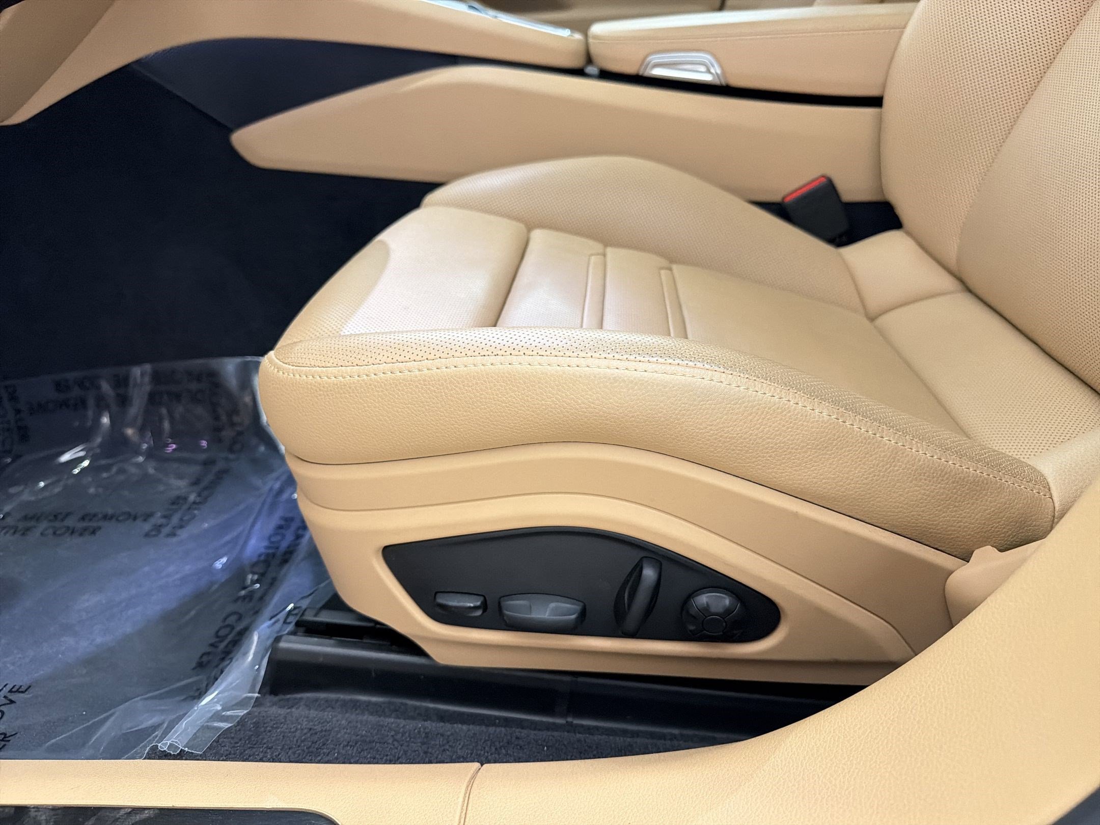 Certified 2023 Porsche Panamera Platinum Edition image 13