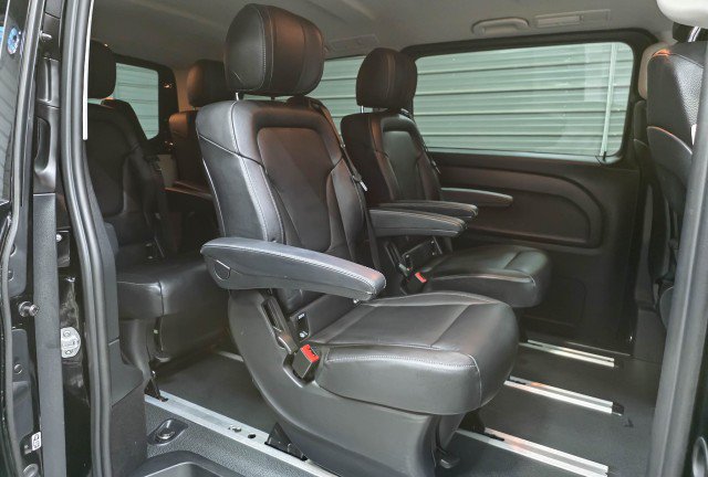Used 2018 Mercedes-Benz Metris Passenger image 20