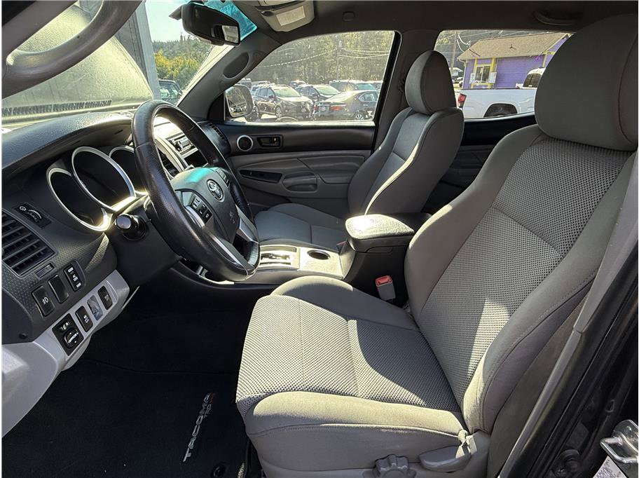 Used 2013 Toyota Tacoma 4x4 Double Cab w/ TRD Sport Pkg image 9